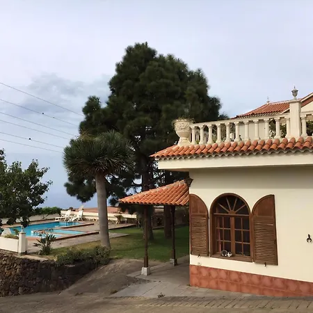 Mit Panoramaterrasse, Grill Und Pool Apartman *