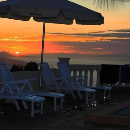 Διαμέρισμα Mit Panoramaterrasse, Grill Und Pool *